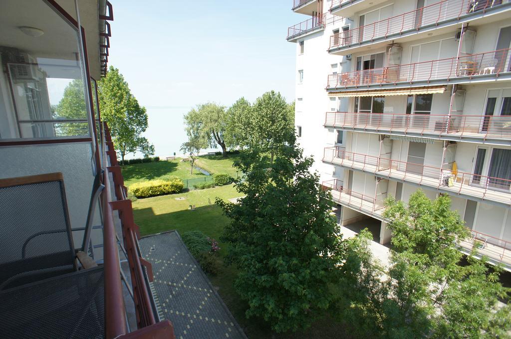 Panorama Beach Apartmanok Шиофок Экстерьер фото